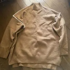 ベージュ ハイネック セーターのサムネイル