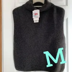 タグ付き未使用ユニクロ　スフレヤーンタートルネックベストＭ　ダークグレー