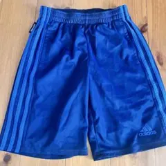 adidas キッズ　130 ハーフパンツ 3本ライン