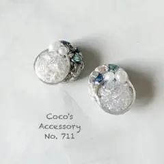 No.711 レジン ピアス イヤリング 青×白