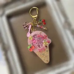 シャカシャカさくらんぼアイスキーホルダー