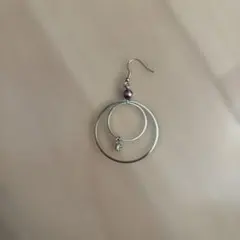 二重リング パール付きピアス、片耳のみです。
