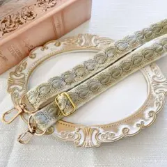 再販☆スマホショルダーストラップ／インド刺繍／ハンドメイド／グリーン