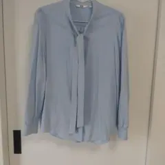 UNIQLO　リボン付きライトブルー長袖ブラウス