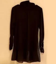 ロング丈トップス ハイネック 黒 ブラック 長袖 無地 シンプル