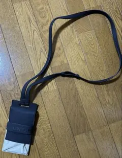 HUNTER スマホポシェット　ボディバッグ ブラック・ホワイト