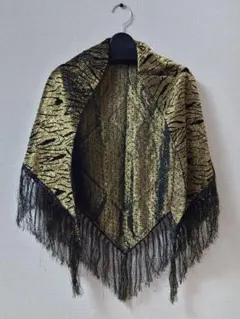 エレガントな金色と黒のストール