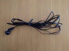 有線インイヤーイヤホン ブラック 3.5mmジャック　片耳 長さ3m