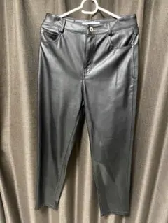 ゆう様専用　ZARA 黒 レザー風パンツ