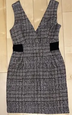 未使用に近い美品です。CECIL McBEE ワンピース Mサイズ