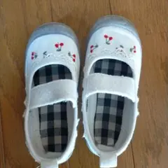 māmāraku さくらんぼ刺繍 ベビーシューズ 15センチ