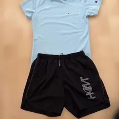 Champion 水色Tシャツと黒ショートパンツセット