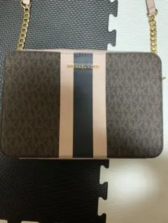 MK(マイケルコース)限定ピンクブラウンショルダーバッグ