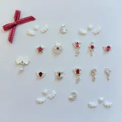 ネイルパーツ　セーラームーン　天使の羽根　まとめ売り　ラインストーン　揺れリボン