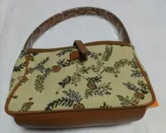 植物模様刺繍のハンドバッグ