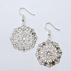 №161·透かしチャームピアス