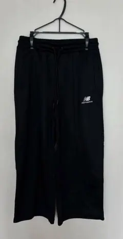 新品未使用◎New Balance 黒 ジャージ　ワイドパンツ　S リラックス