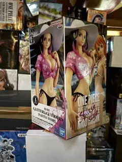 新品未開封　ワンピース フィギュア　ロビン