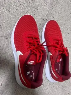 Nike レッド スニーカー 43サイズ