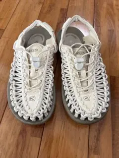 KEEN UNEEK/ユニーク　24.5