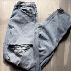 リーバイス　ダメージ加工ライトブルーデニム