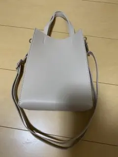 ベージュ ショルダーバッグ オープンタイプ