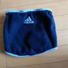 adidas ネックウォーマー