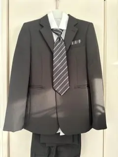 キッズ　￼フォーマルスーツ サイズ150 ポリエステル100%