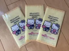 ☆新品未使用　ハローキティ　マスクケース3枚セット