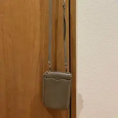 【美品】本革 スマホショルダーポーチ　グレージュ