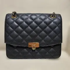 CHARLES&KEITH キルトチェーンストラップバッグ