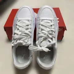 Puma SoftFoam+ ホワイトスニーカー