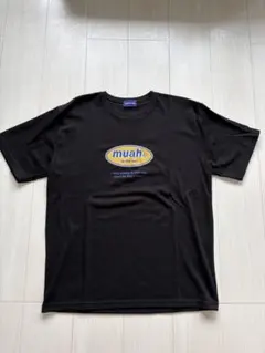 【muahmuah】ロゴプリントTシャツ ブラックのサムネイル