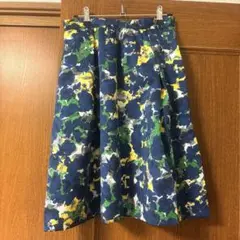 花柄 フレアスカート ひざ丈のサムネイル
