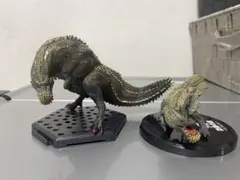 モンスターハンター　イビルジョーフィギュア 2体セット