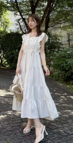 新品タグ付き　Sustainaデザインティアードワンピ