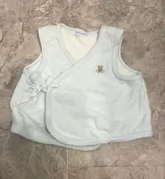 ミキハウス　水色 ベビーベスト　くまの刺繍入り