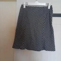 フレアスカート 黒と白のドット柄 サイズ64