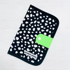 母子手帳ケース ダルメシアン柄 黒×ネオングリーン　お薬手帳 通帳 マルチケース
