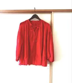 Auie F 新品タグ付き　シフォンブラウス　ふんわり　レッドオレンジのサムネイル