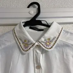 Gleeful 花柄刺繍 襟付き長袖シャツ ホワイト