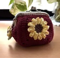 ハンドメイド　かぎ編みがま口ポーチ　小銭入れ　グラニースクエア　ボルドー