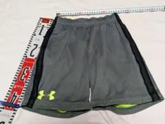 Under Armour メッシュハーフパンツ グレー キッズ