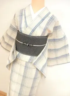 小紋 絽 洗える 化繊 縦縞 幾何学模様 身丈166裄68 身幅大きめ - メルカリ