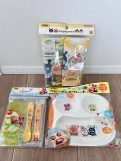 アンパンマン ランチプレート　スプーン＆フォーク　お食事エプロン