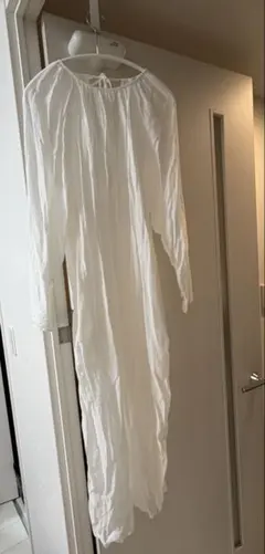 USUAL ホワイト ロングワンピース 長袖のサムネイル
