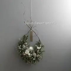ドライフラワー ❁ 蔓を使ったグリーンと白のリース
