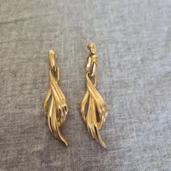 ツイストデザイン イヤリング