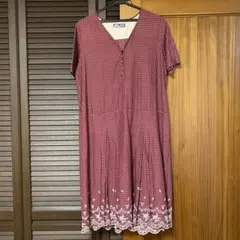 【最終価格】ビームスハート 花柄刺繍ドットワンピースのサムネイル