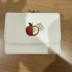 猫とリンゴ刺繍 がま口 三つ折りミニ財布